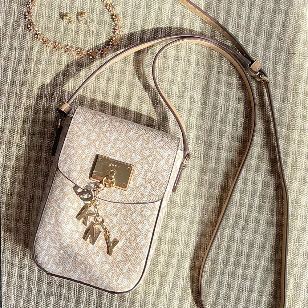DKNY Crossbody Bag/Purse Adjustable strap